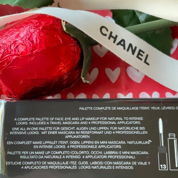 HOST PICK 💋💄 CHANEL  TRAVEL MAKEUP PALETTE 💋💄 NWT 💄💋 - Picture 15 of 16